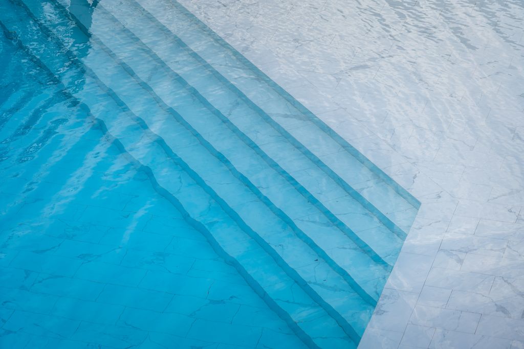 Escalier de piscine