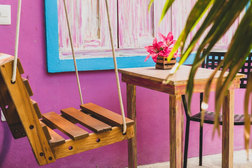 Mobilier de jardin coloré