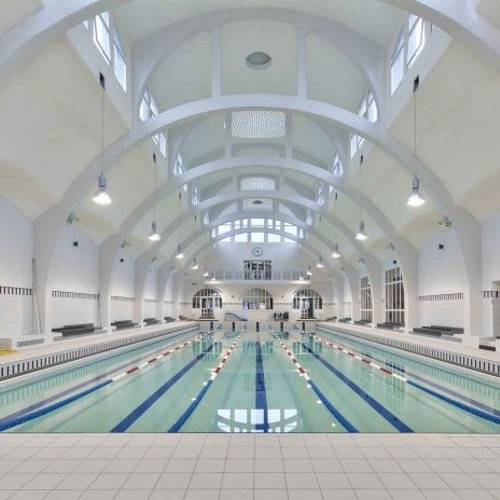 Chauffer une piscine collective : deux cas d’école pour allier développement durable et efficacité Chauffer une piscine collective : deux cas d’école pour allier développement durable et efficacité